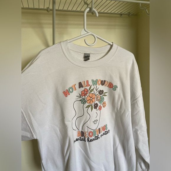 not all wounds are obvious gildan crewneck extra large - Picture 1 of 4